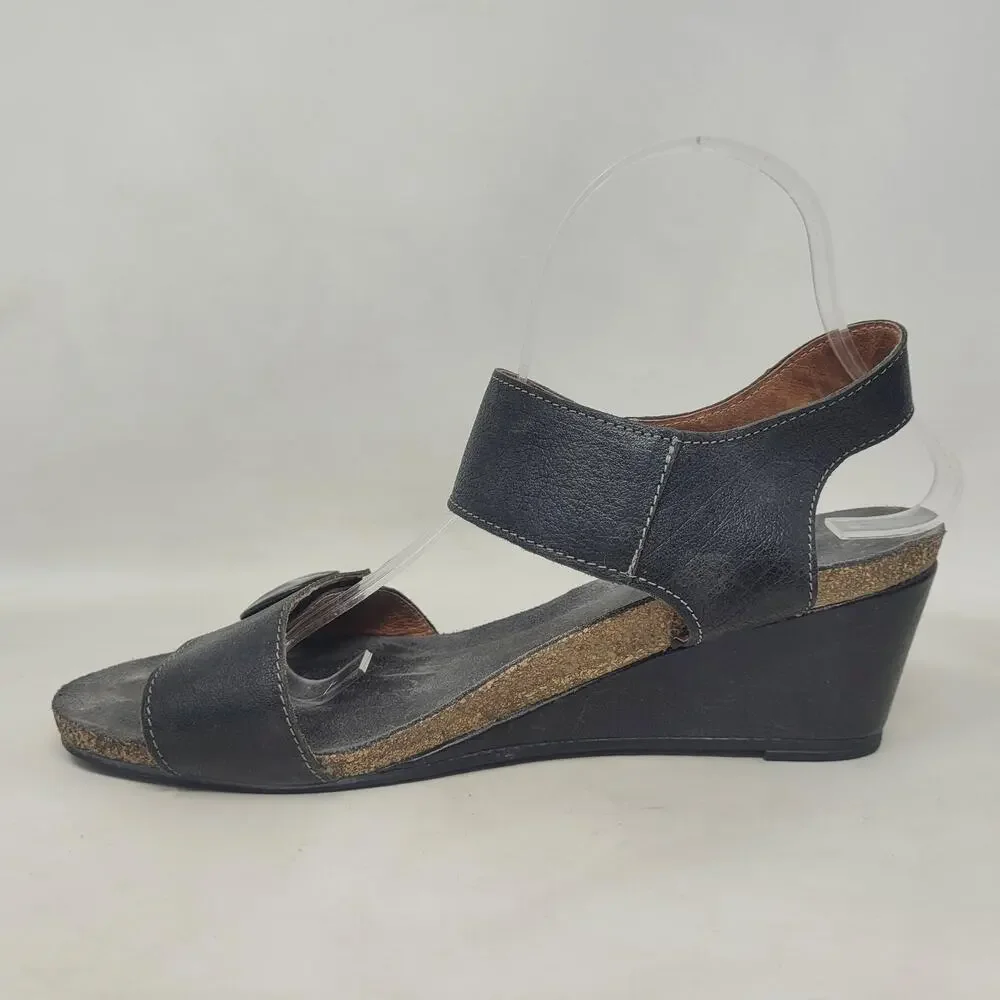 Taos Sandals 10 EU41 Black Leather Wedge Carousel Slingback Medallion 3209